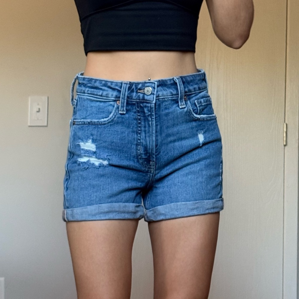 Old Navy Women’s High Rise Blue Jean Denim Shorts Size 2